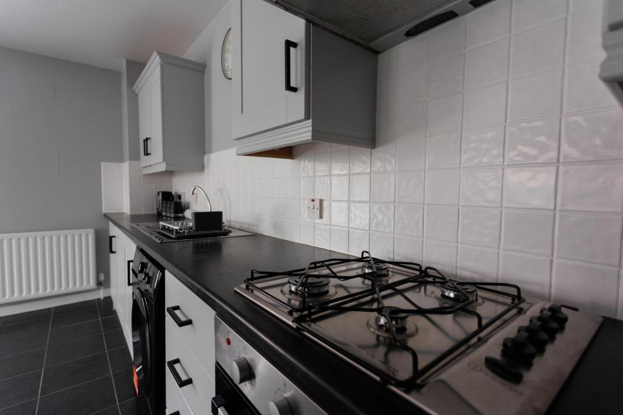 2 Bedroom Ground Floor Apartment Belfast Esterno foto