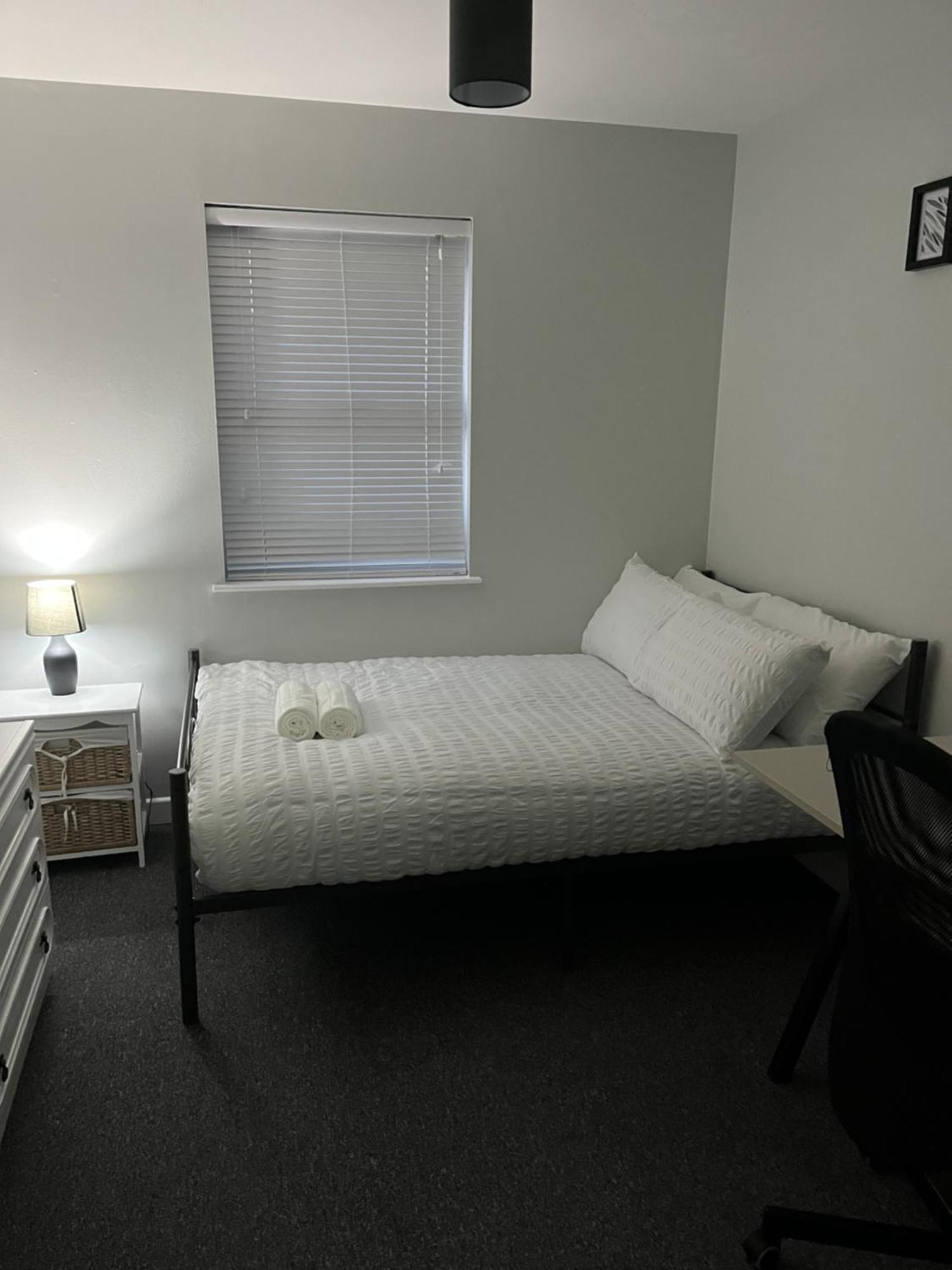 2 Bedroom Ground Floor Apartment Belfast Esterno foto