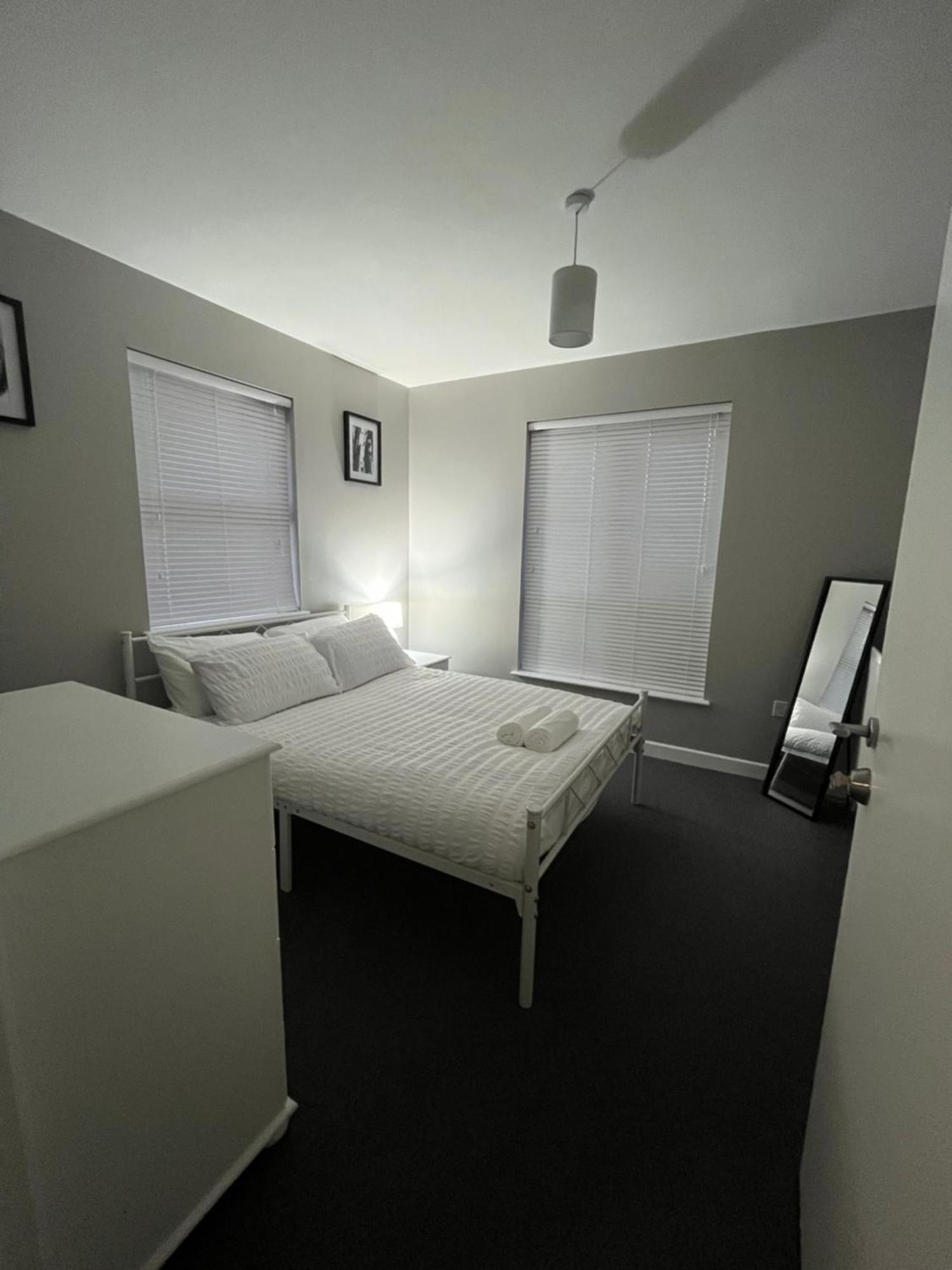 2 Bedroom Ground Floor Apartment Belfast Esterno foto