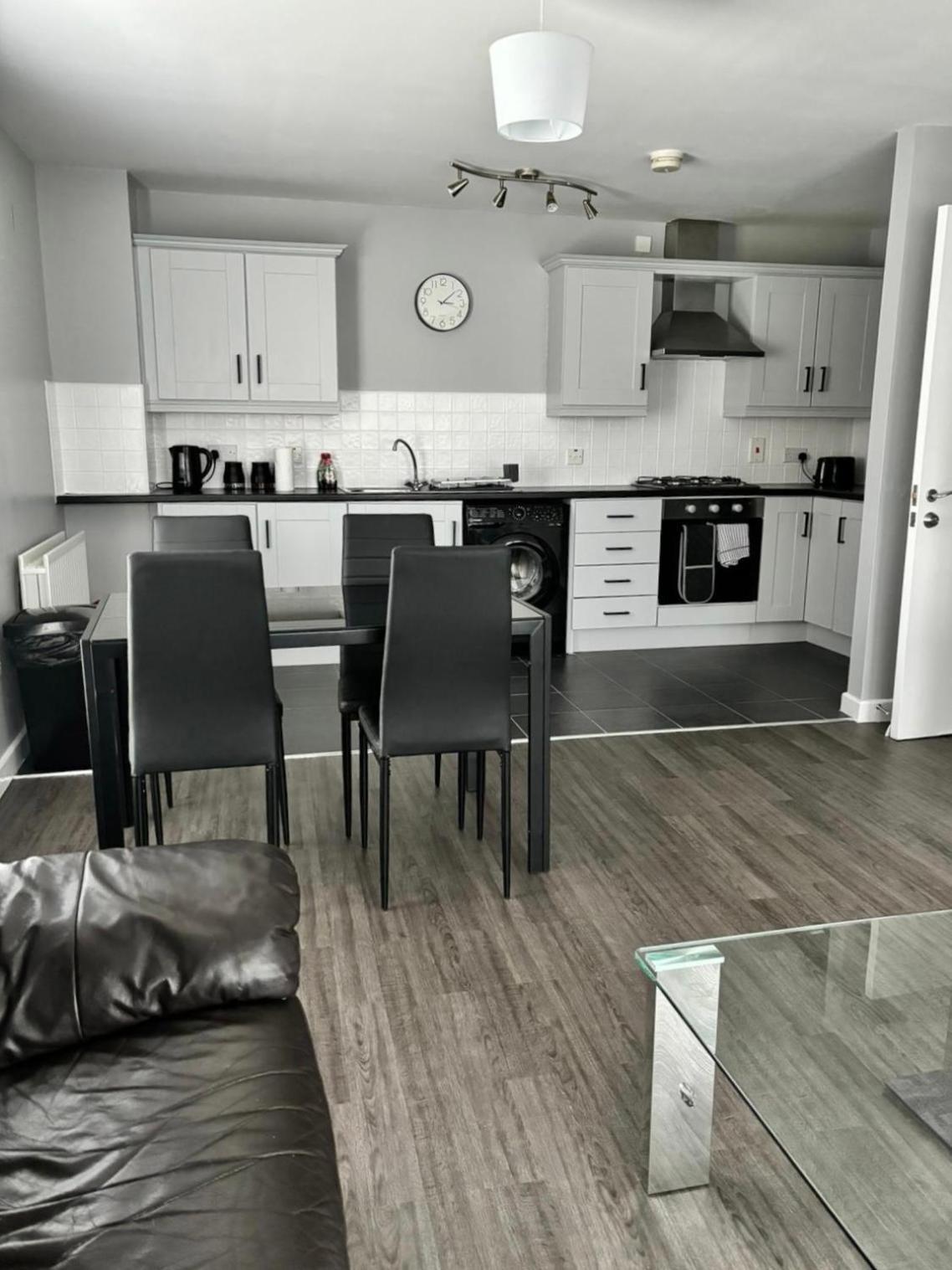 2 Bedroom Ground Floor Apartment Belfast Esterno foto