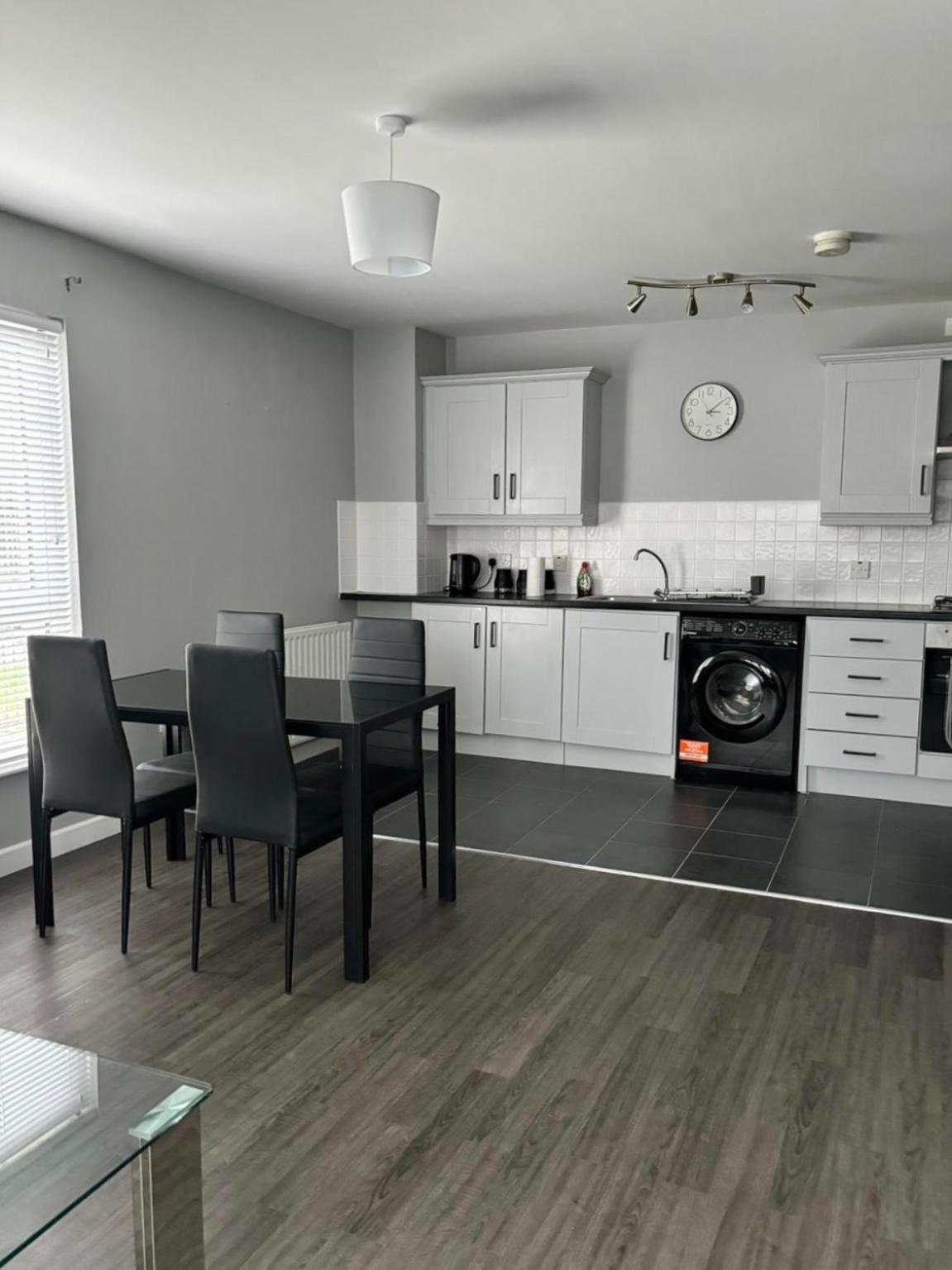 2 Bedroom Ground Floor Apartment Belfast Esterno foto